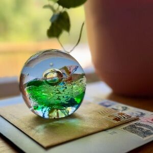 GLASS PAPER WEIGHT